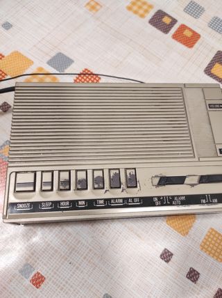 Radio despertador Oskar vintage