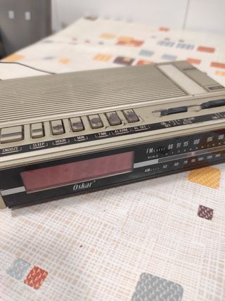 Radio despertador Oskar vintage