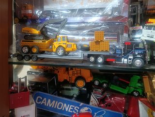 Lote 1:43 - Camiones y Coches regado dos coches