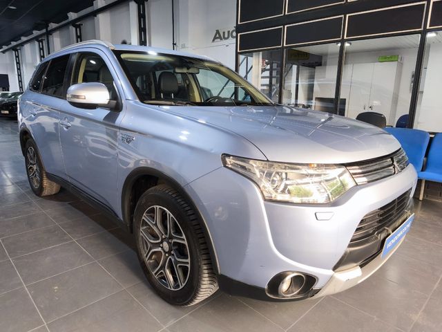 Mitsubishi Outlander 2015