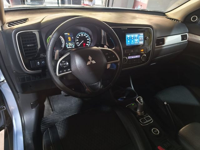 Mitsubishi Outlander 2015