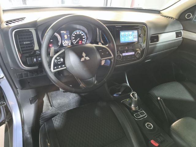 Mitsubishi Outlander 2015