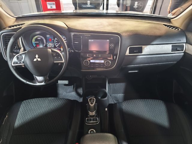 Mitsubishi Outlander 2015