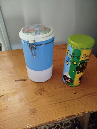 2 botes metal vintage