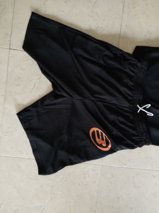 Conjunto: camiseta y shorts