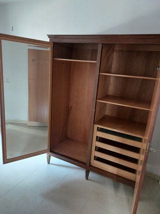 Armario madera antiguo