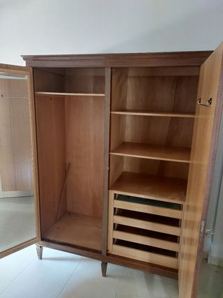 Armario madera antiguo