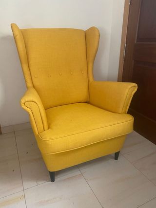 Poltrona IKEA Skiftebo gialla