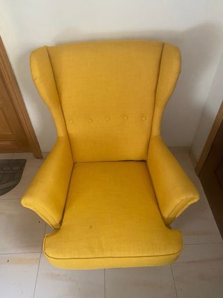 Poltrona IKEA Skiftebo gialla