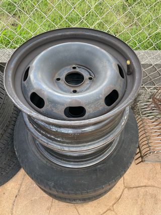 4 Llantas Peugeot Citroen 15" usadas