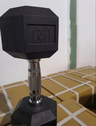 Manubri esagonali 2x9kg in vendita. NON ACCETTIAMO OFFERTE!