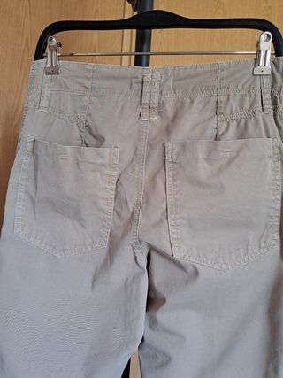 Pantalón cargo Mango beige talla S