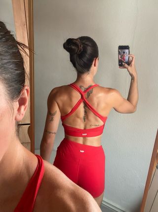 Conjunto deportivo Myprotein rojo