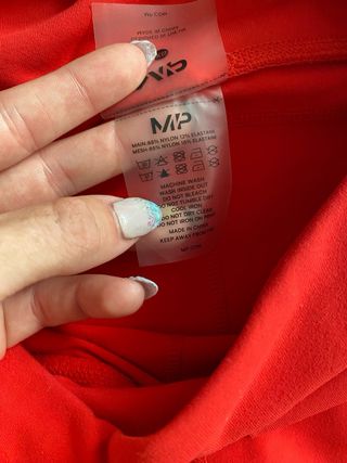 Conjunto deportivo Myprotein rojo