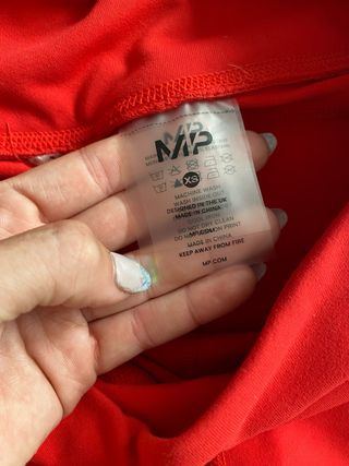 Conjunto deportivo Myprotein rojo