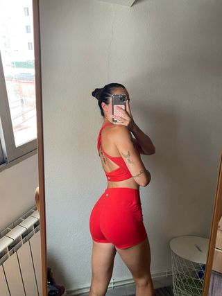 Conjunto deportivo Myprotein rojo