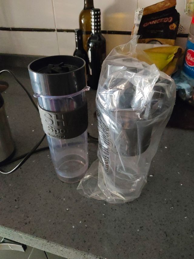 H.Koenig Mini batidora Smoothie 570m SIN ESTRENAR