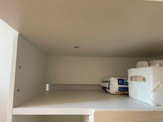 Cómoda cambiador IKEA con pomos de cerámica