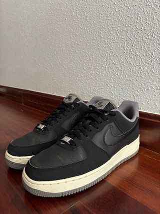 Nike Air Force 1 '07 - Negras
