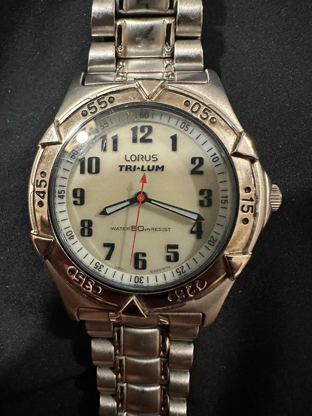 Reloj Lorus Tri-Lum 50m
