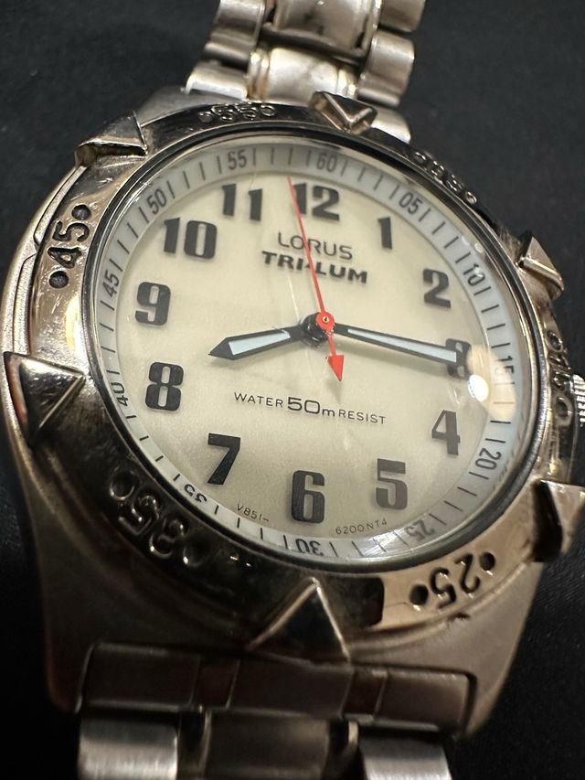 Reloj Lorus Tri-Lum 50m