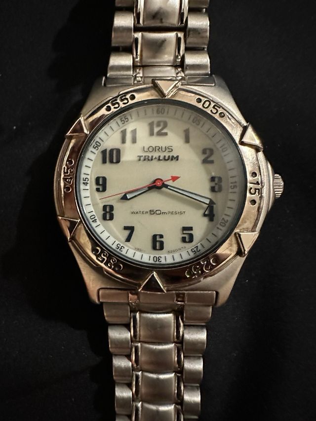 Reloj Lorus Tri-Lum 50m