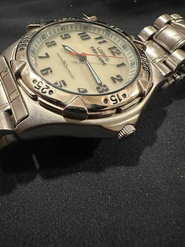 Reloj Lorus Tri-Lum 50m