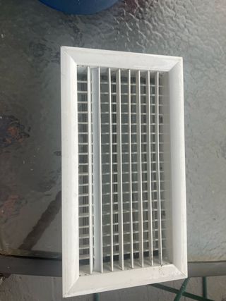 Rejilla ventilación blanca