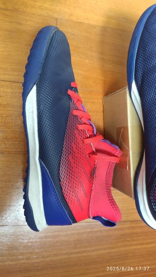 Zapatillas fútbol niño, talla 32. Kipsta