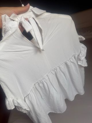 Blusa bianca, collo alla coreana 