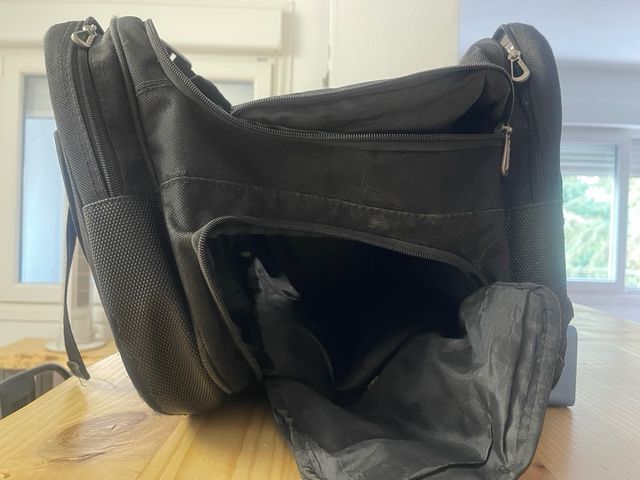 Paletero Bullpadel Hack 03 Pro ( cremallera rota )