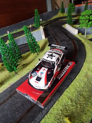 Scalextric Mercedes SLS AMG