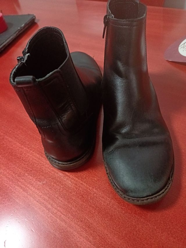 Botines piel negros colegio