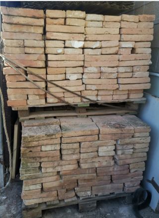 Ladrillos antiguos macizos. 
