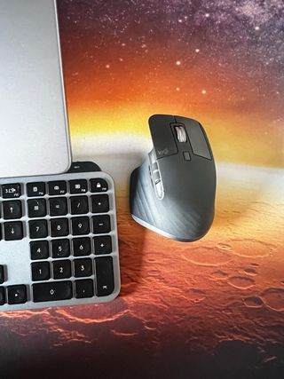Apple MacBook + teclado Logitech