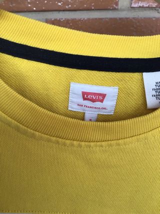 Sudadera Levi's amarilla talla S