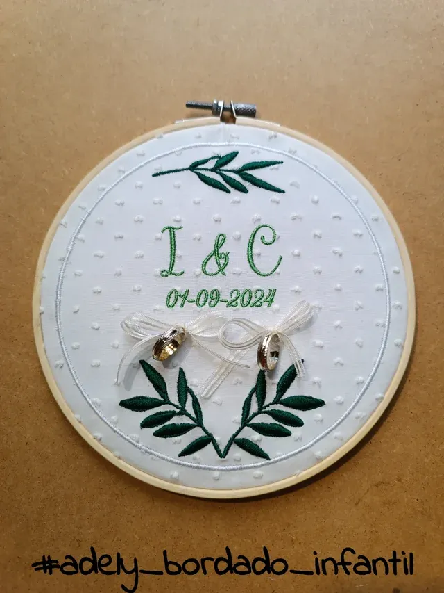 Bastidor bordado porta alianzas boda