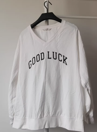 Sudadera blanca Good Luck