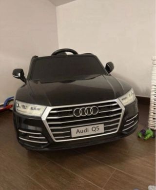 Auto elettrica Audi Q5 bimbi ( Manca Telecomando )