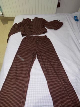Conjunto Zara cuadros marrón-rojo