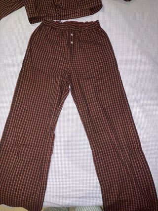 Conjunto Zara cuadros marrón-rojo