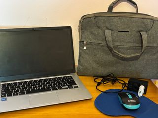 Portátil Goodtel + accesorios