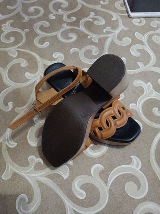 Sandalias tacón beige-marrón