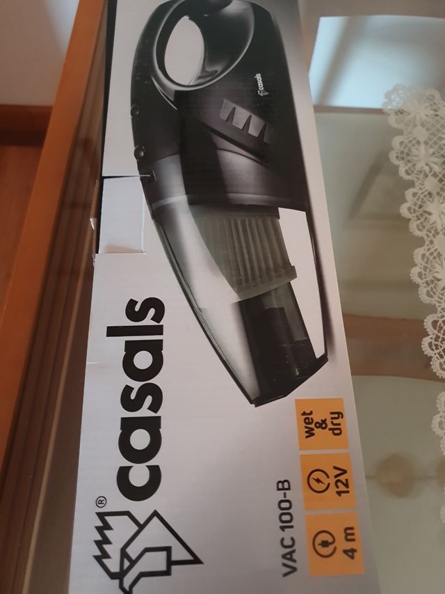 Aspirador para coche o pequeñas superficies.