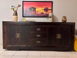 Mobile in legno massello marrone