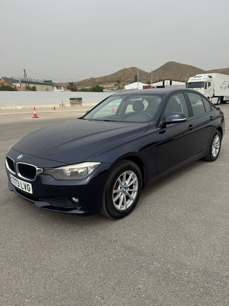 BMW Serie 3 2014, foto 2
