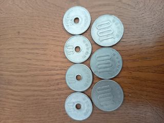 Monedas de Japón 100 y 50 yen pièces de monnaie