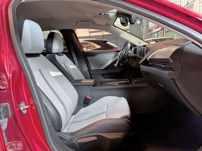 Opel Astra 2023, foto 13