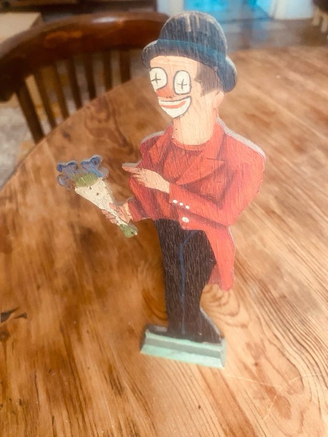 Pagliaccio antico in legno dipinto a mano