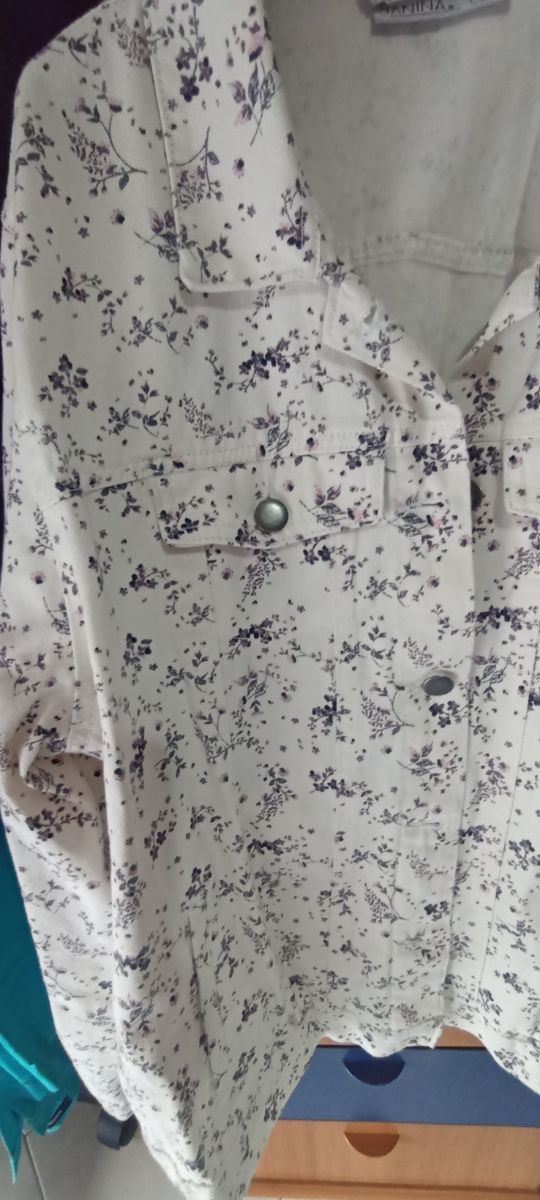 Giacchetta estiva floreale bianca